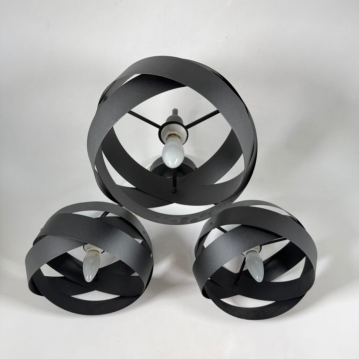 Unik taklampa i svart metall från Lis Lighting