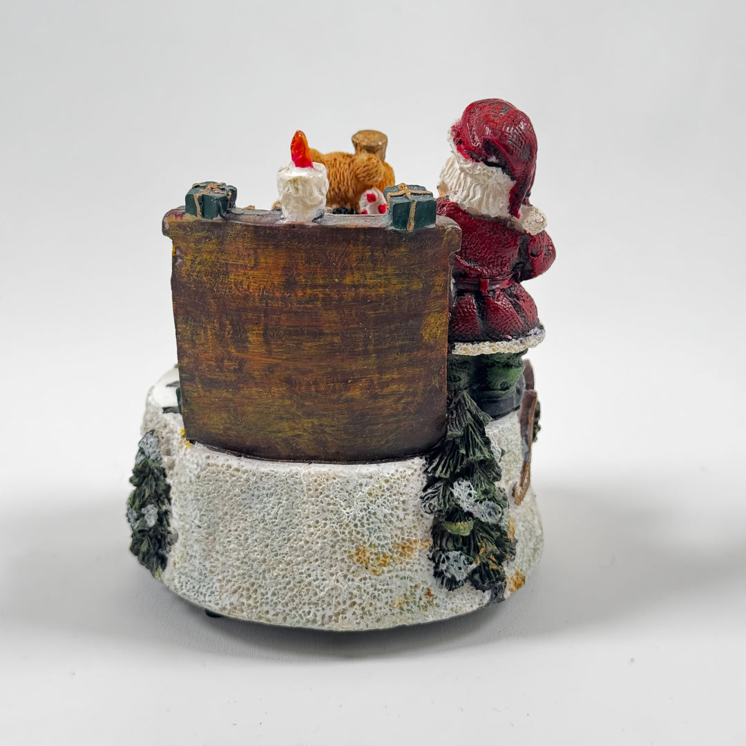 Retro juldekoration i harts med tomtescen