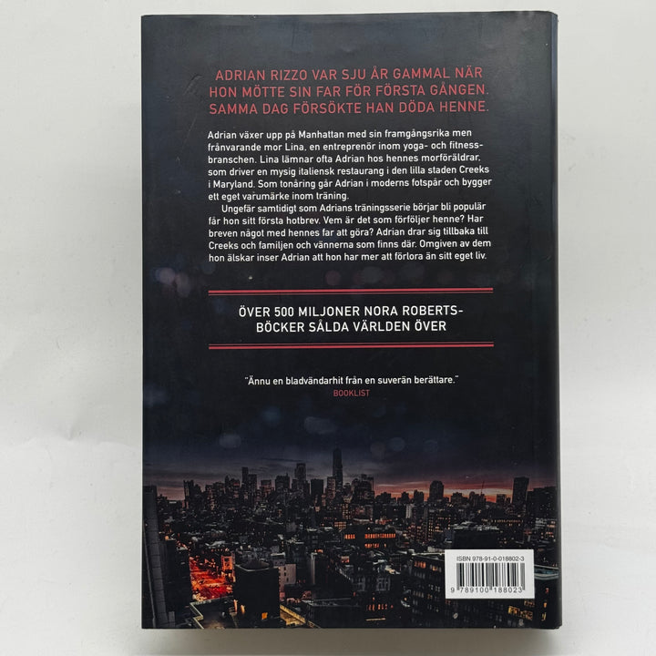 Nora Roberts Spännande Roman Begagnad Bok