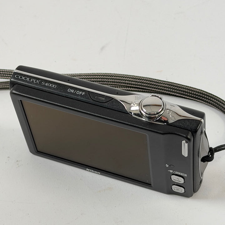 Nikon Coolpix kompaktkamera med pekskärm begagnad