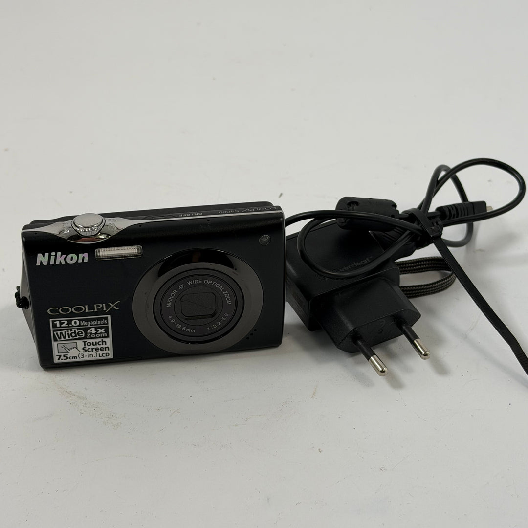 Nikon Coolpix kompaktkamera med pekskärm begagnad