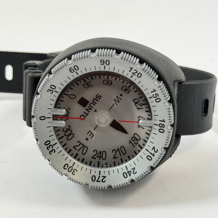 Suunto handledskompass plast svart begagnad