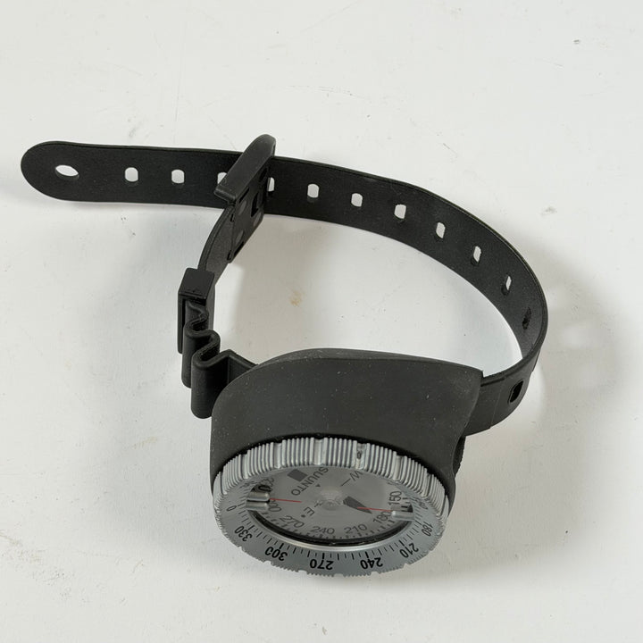 Suunto handledskompass plast svart begagnad