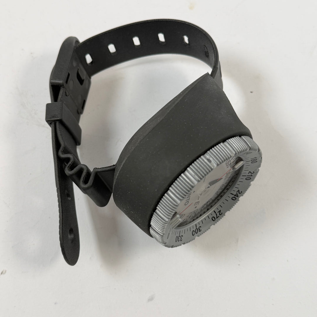 Suunto handledskompass plast svart begagnad