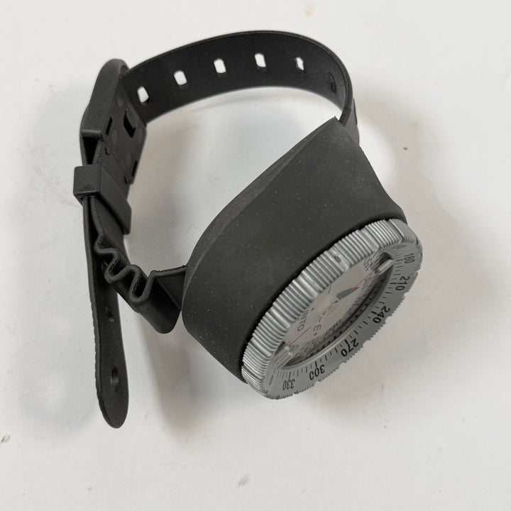 Suunto handledskompass plast svart begagnad