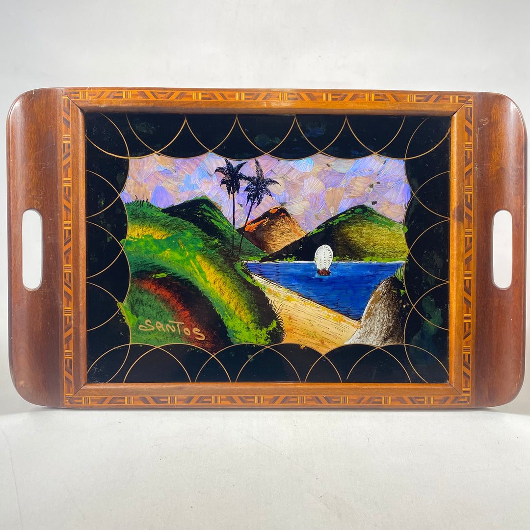 Exotisk träserveringsbricka med tropiskt landskap