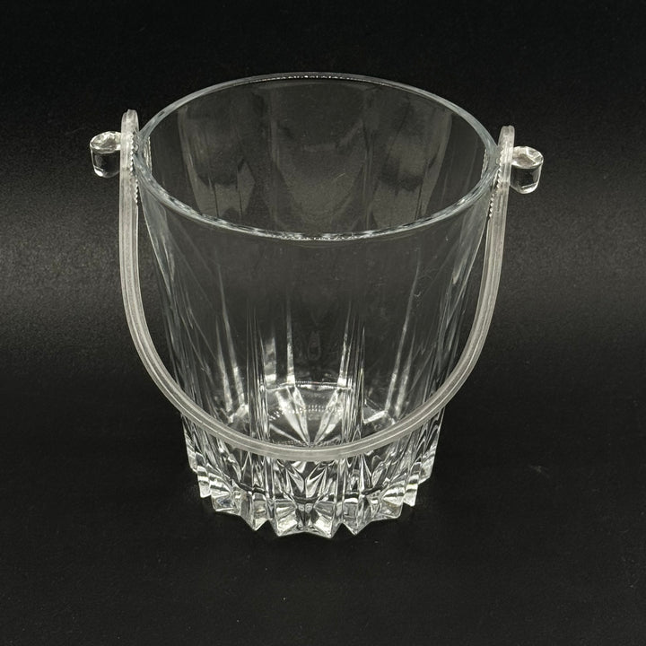 Retro glasis med klassiskt slipat mönster