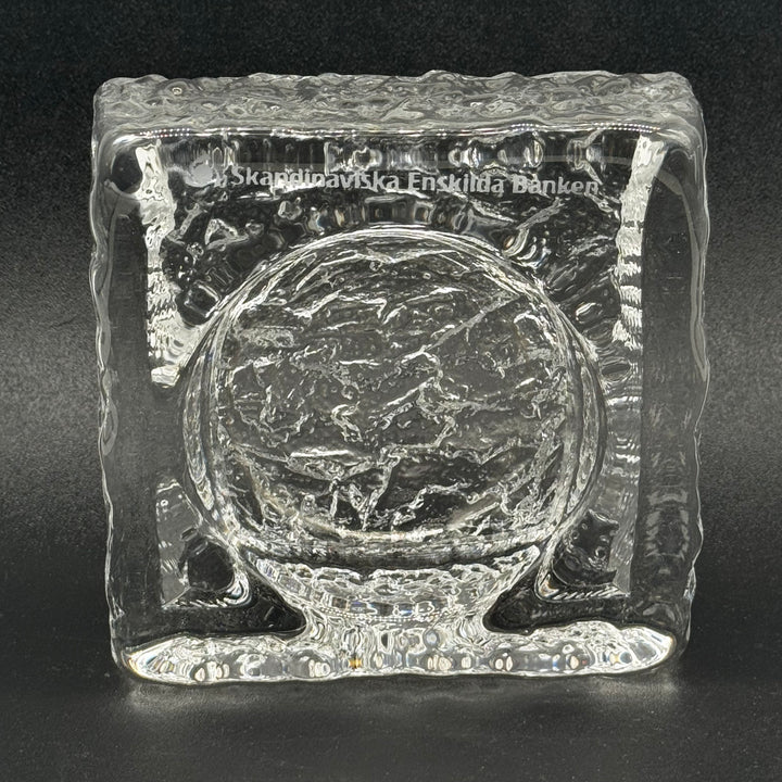 Elegant ishink i glas med strukturerat mönster