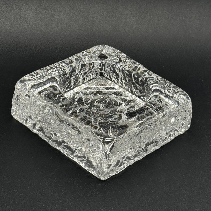 Elegant ishink i glas med strukturerat mönster