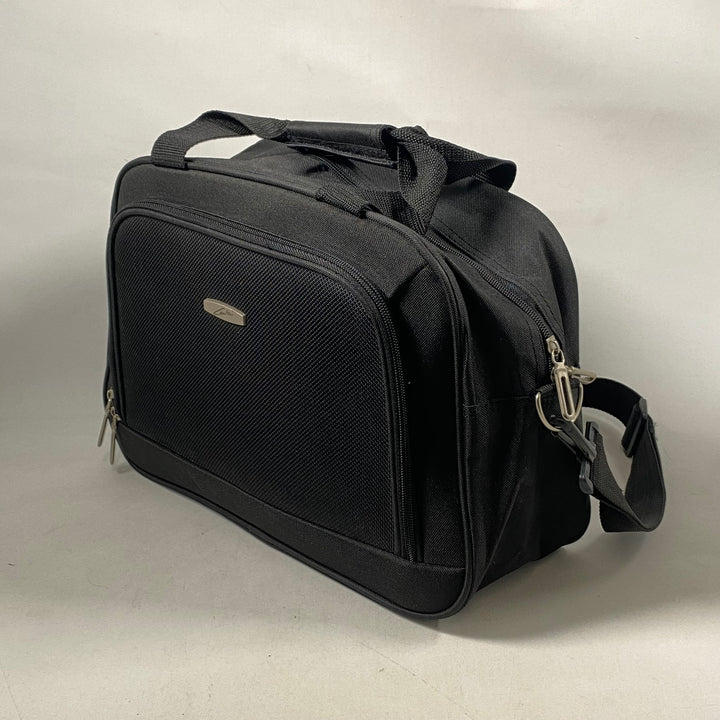 Stilfull svart väska Cartini begagnad