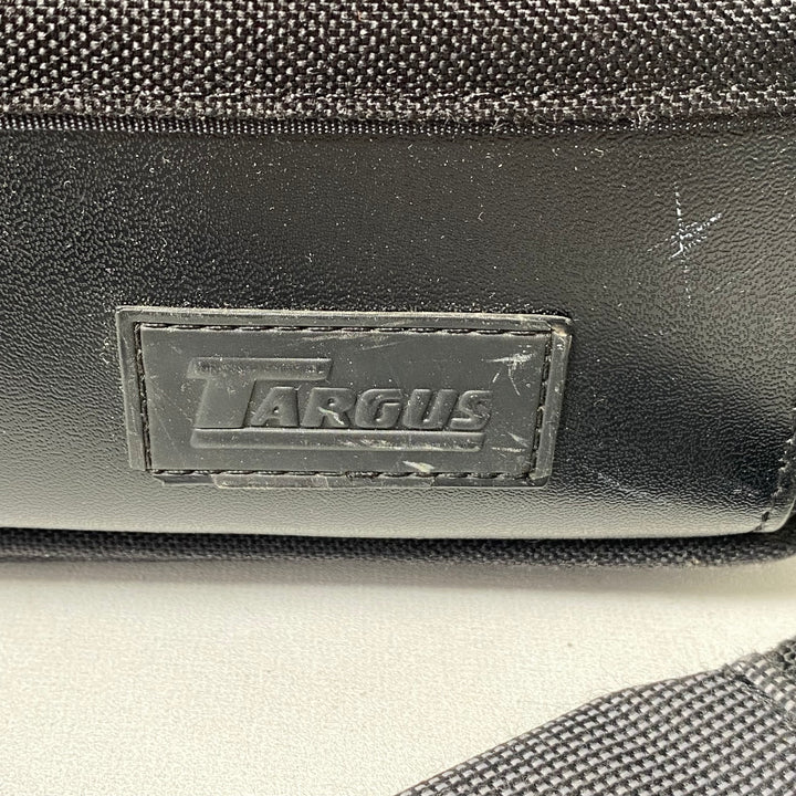 Targus axelväska i syntetmaterial med stil
