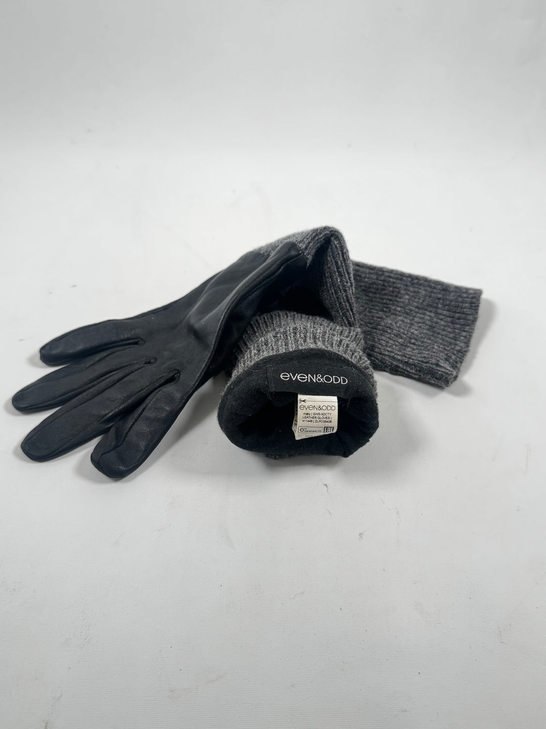 Svarta läderhandskar med grå mudd från Even&Odd