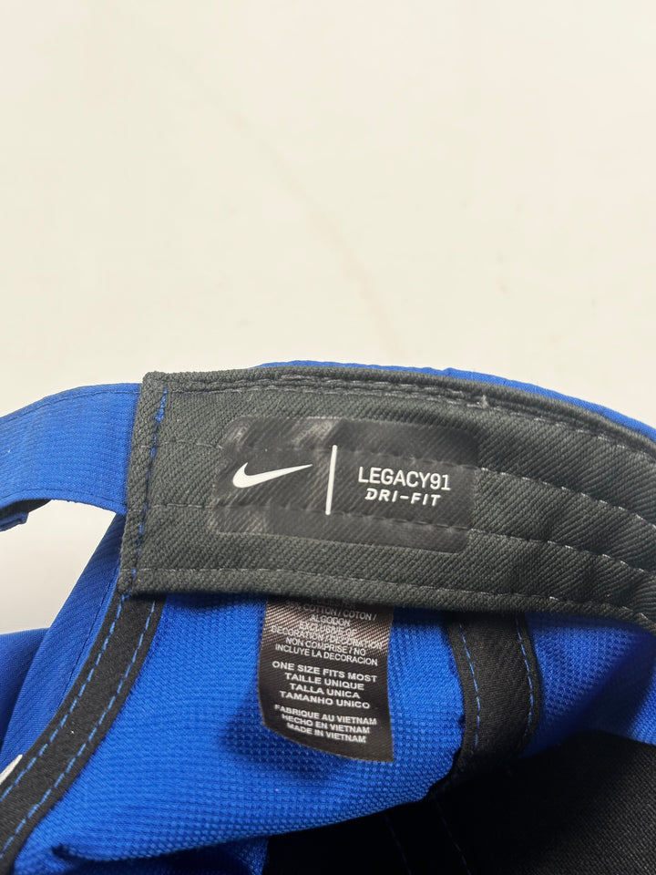 Elegant blå Nike keps Legacy91 i gott skick