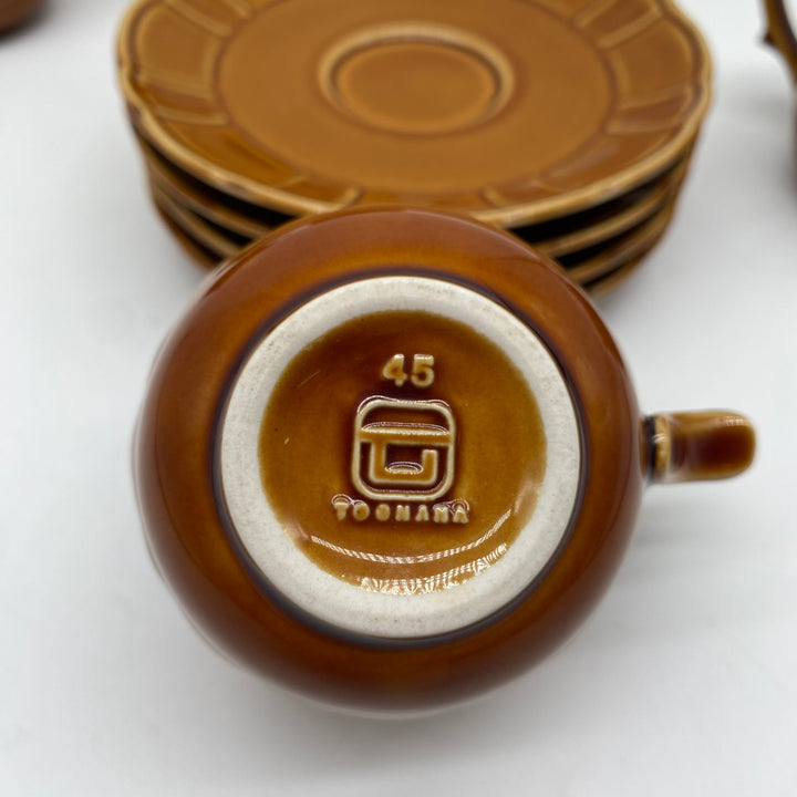 Retro bruna kaffekoppar i porslin från Rörstrand