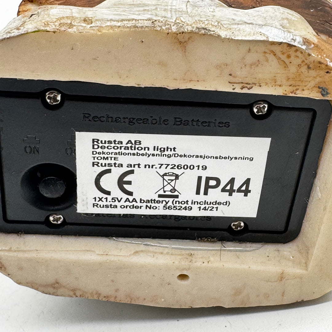 Dekorativ jultomtebelysning i resin från Rusta