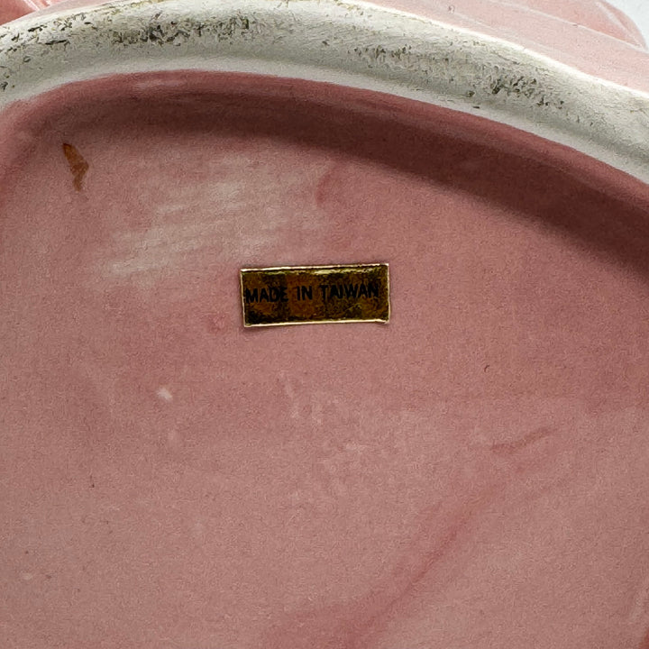 Retro rosa keramikvas formad som blus