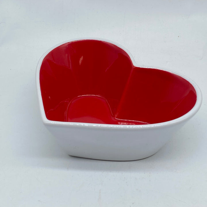 Hjärtformad skål i röd porslinstil
