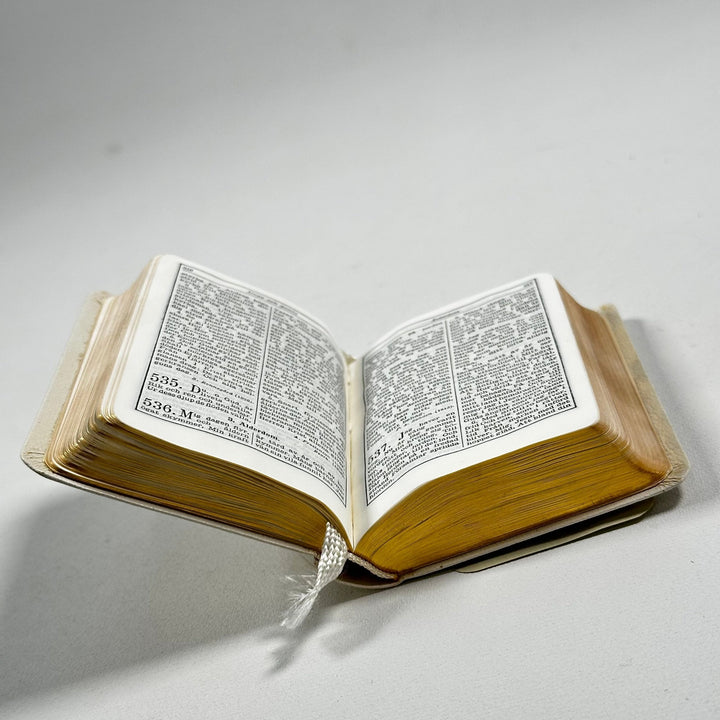Vacker Konfirmationsbok i Presentask - Homy Secondhand Online
