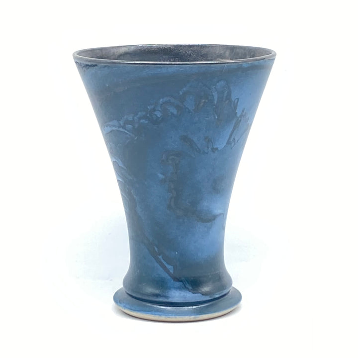 Blå retro keramikvas med klassiskt motiv