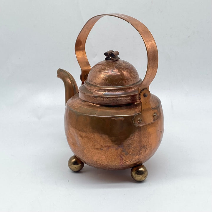 Antik koppartekanna med klassisk design
