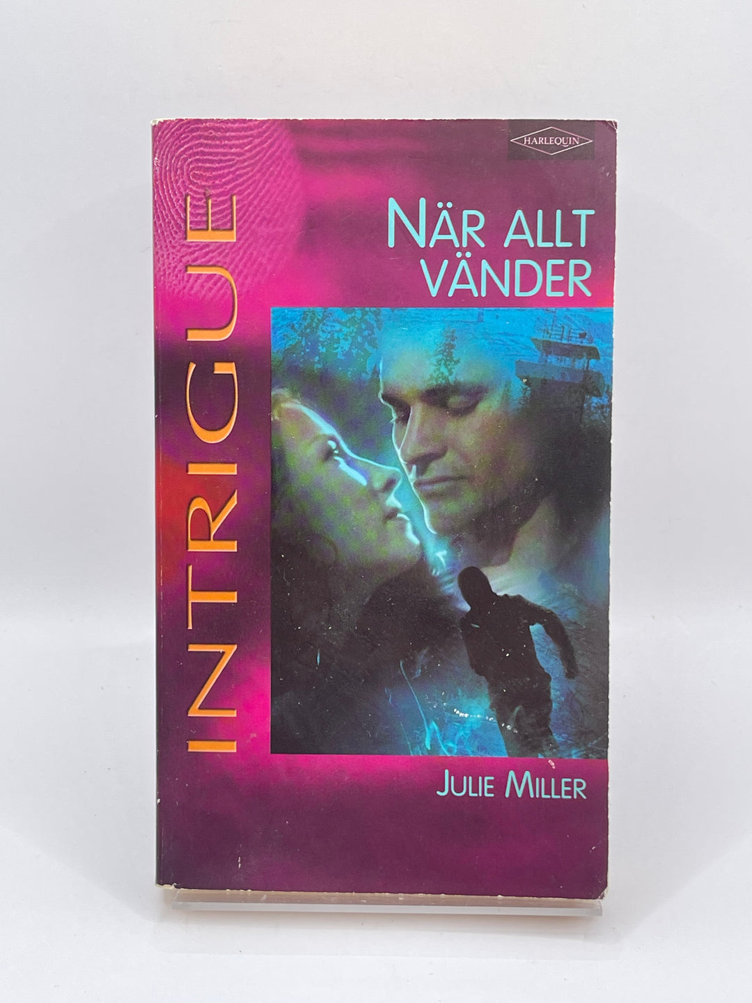 Fängslande Harlequin-roman av Julie Miller