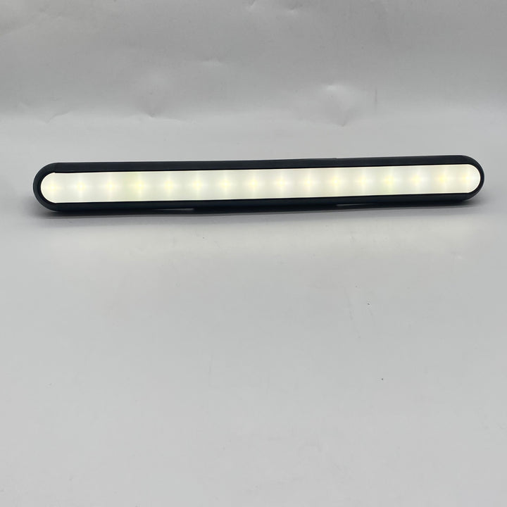 Modern och stilren LED-ljusramp i metall