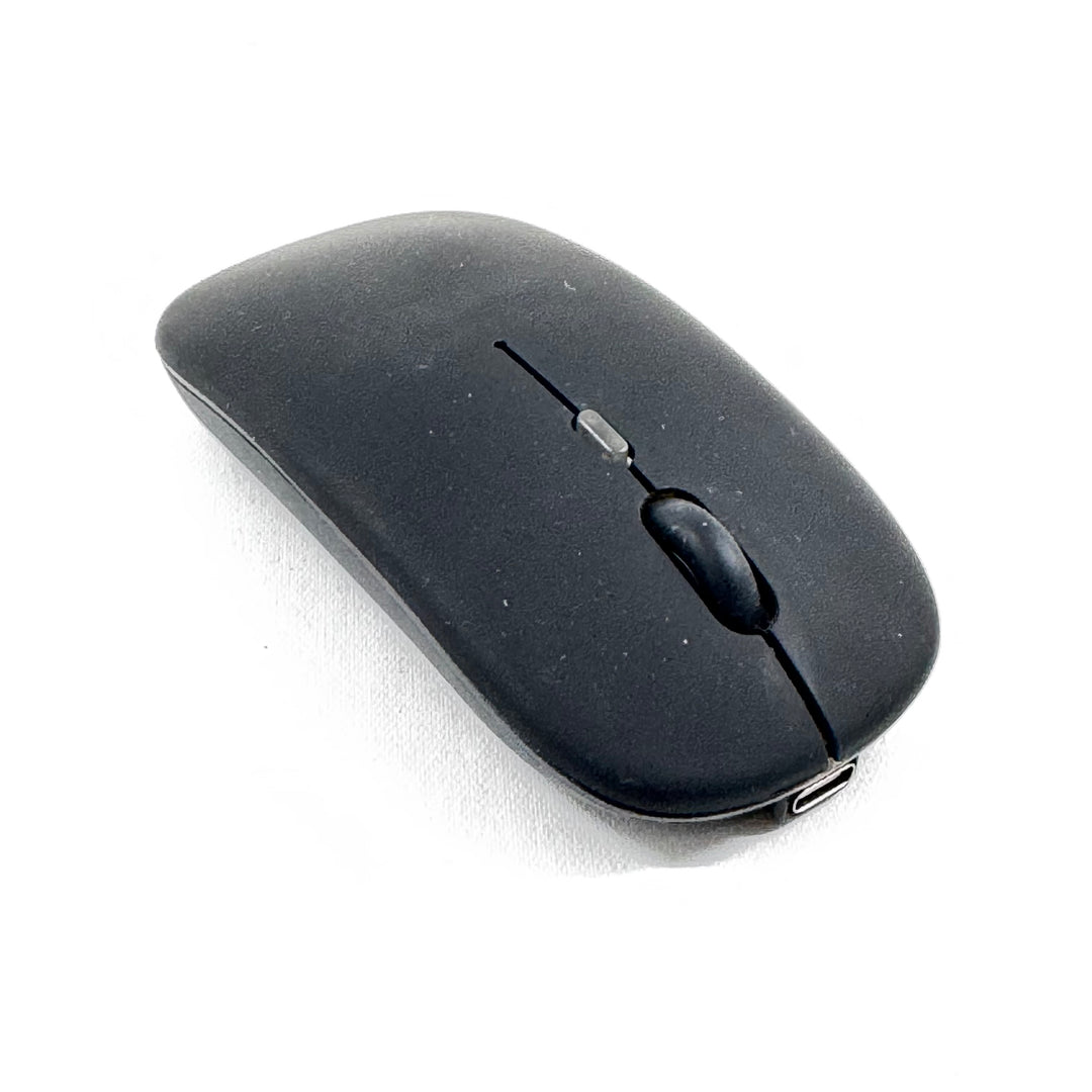 Praktisk svart trådlös mus i plast