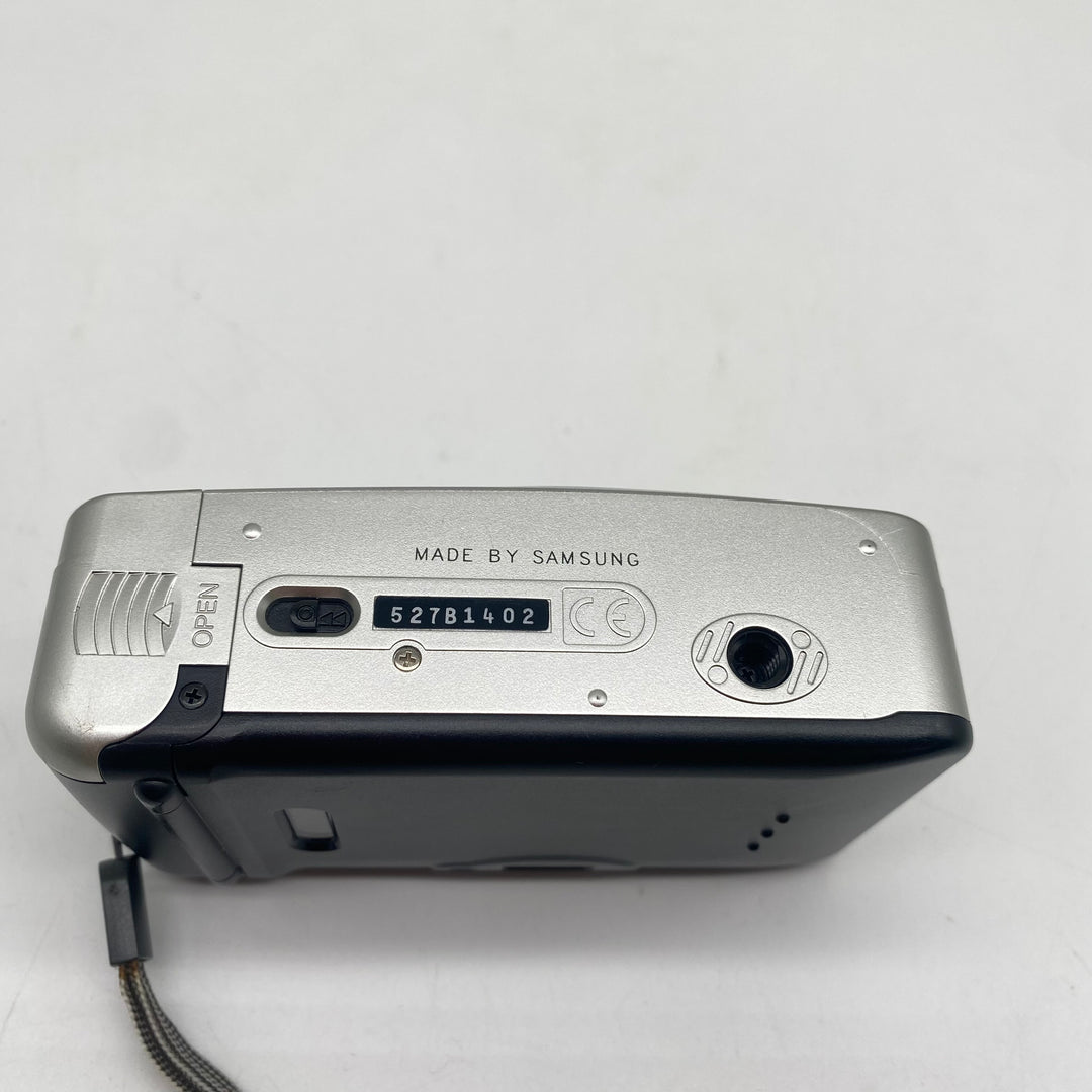 Klassisk Samsung Fino 15SE retro kamera