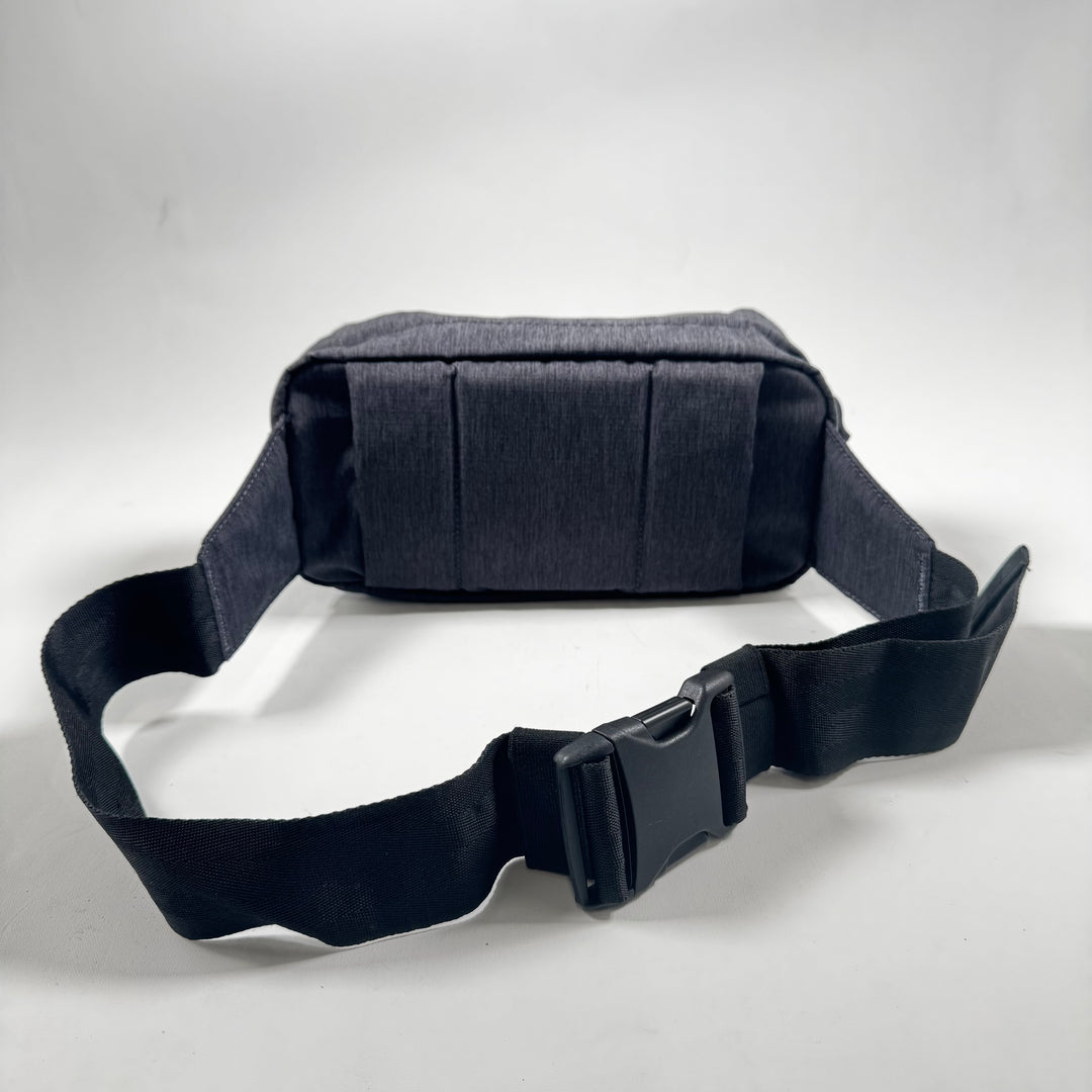 Superdry midjeväska med logoband i rött