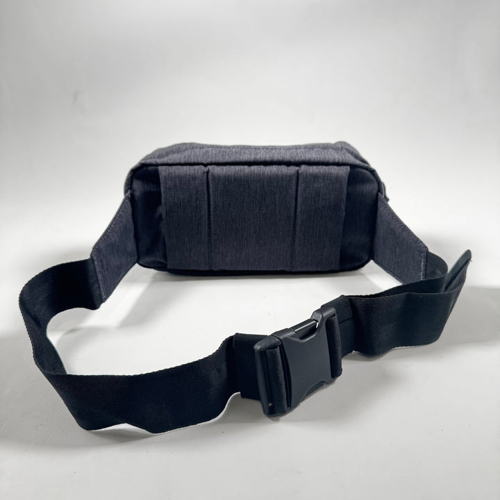 Superdry midjeväska med logoband i rött