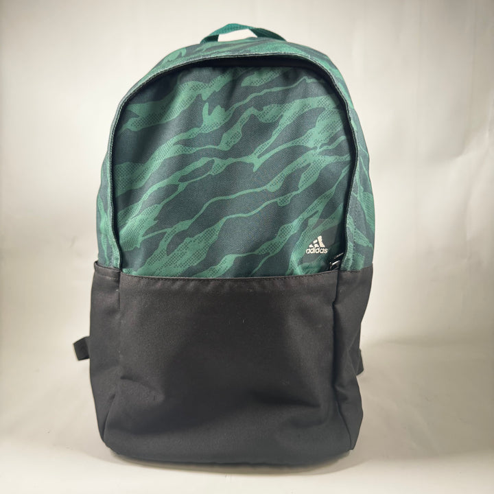 Adidas ryggsäck i camo mönster, polyester