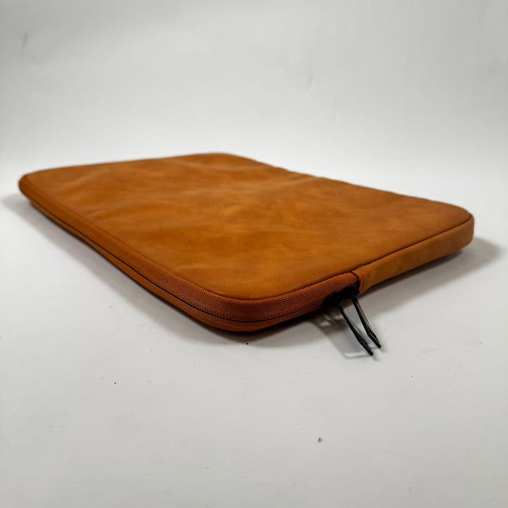 Klassisk datorväska i äkta brunt läder