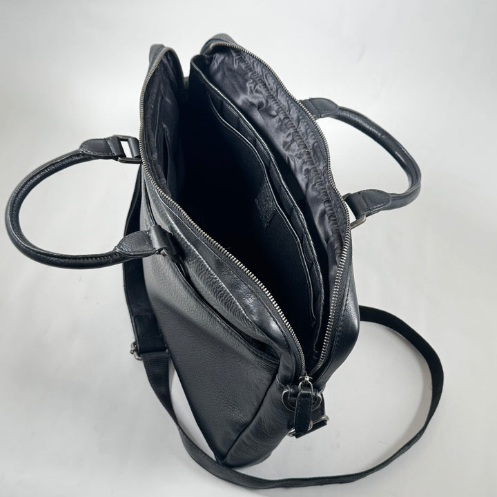 Elegant svart läderhandväska från MCO