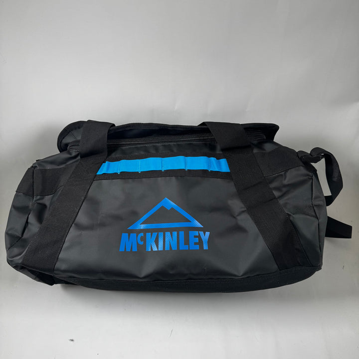 McKinley sportväska svart blå syntet begagnad