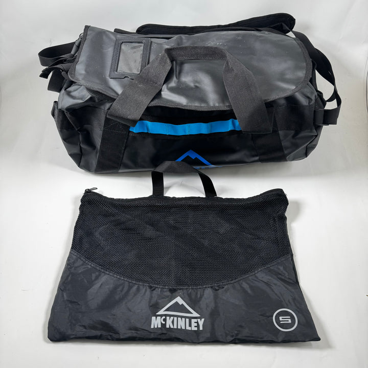McKinley sportväska svart blå syntet begagnad