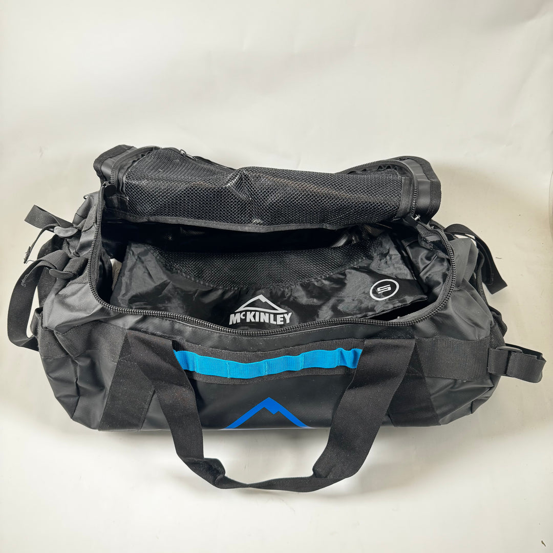 McKinley sportväska svart blå syntet begagnad