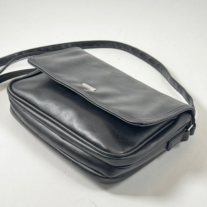 D-Ray elegant svart axelväska konstläder