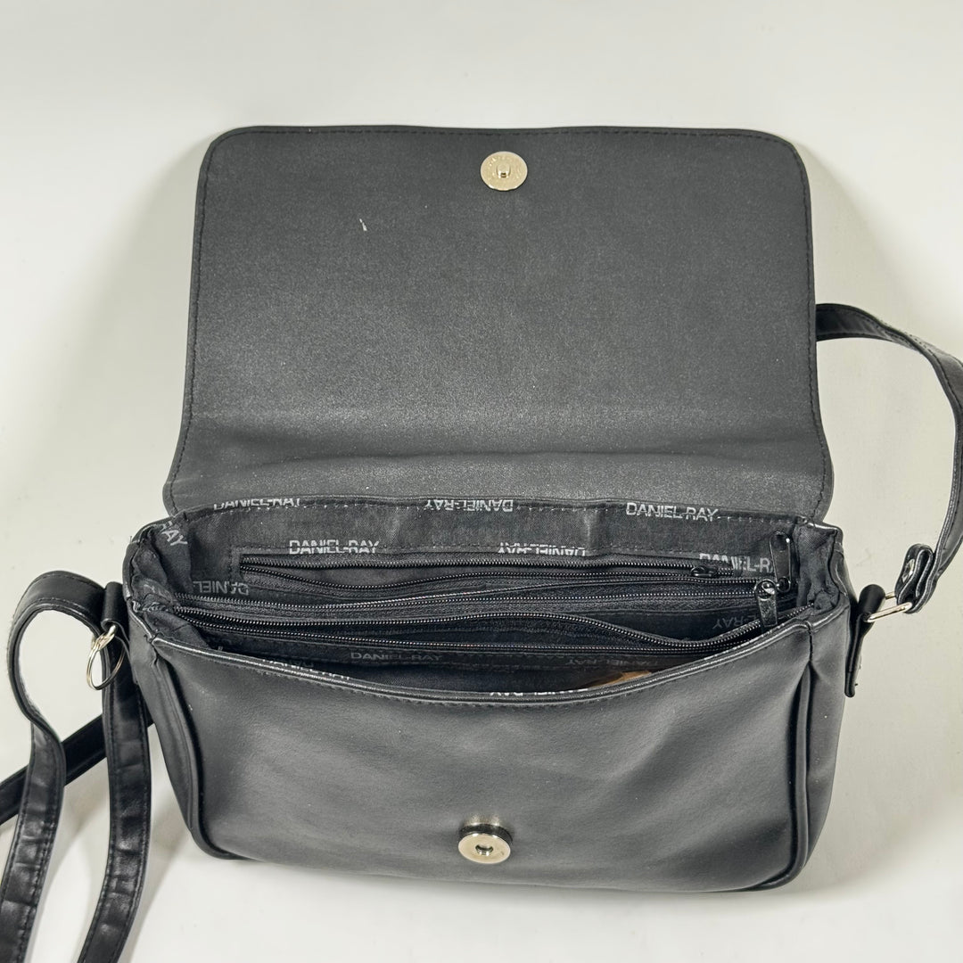 D-Ray elegant svart axelväska konstläder