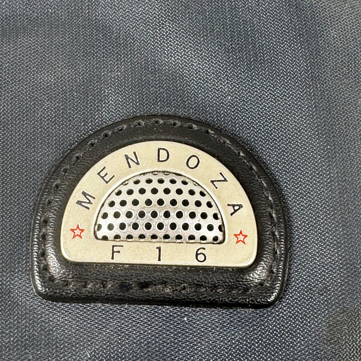 Praktisk axelväska i syntet från Mendoza