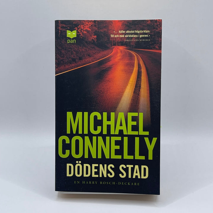 Spännande Michael Connelly-deckare i gott skick