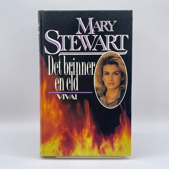 Mary Stewart-bok: Det brinner en eld, gott skick
