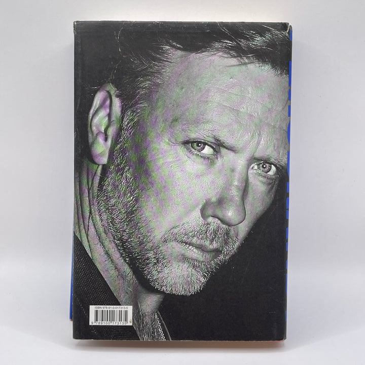 Biografi om Mikael Persbrandt av Vallgren