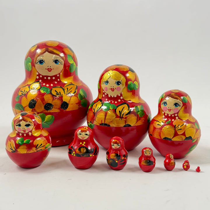 Retro rysk matrioska i målat trä