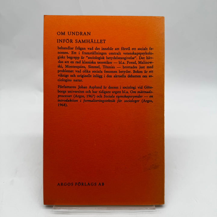 Om undran inför samhället retro orange bok