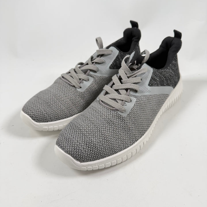 Grå moderna textilsneakers i gott skick