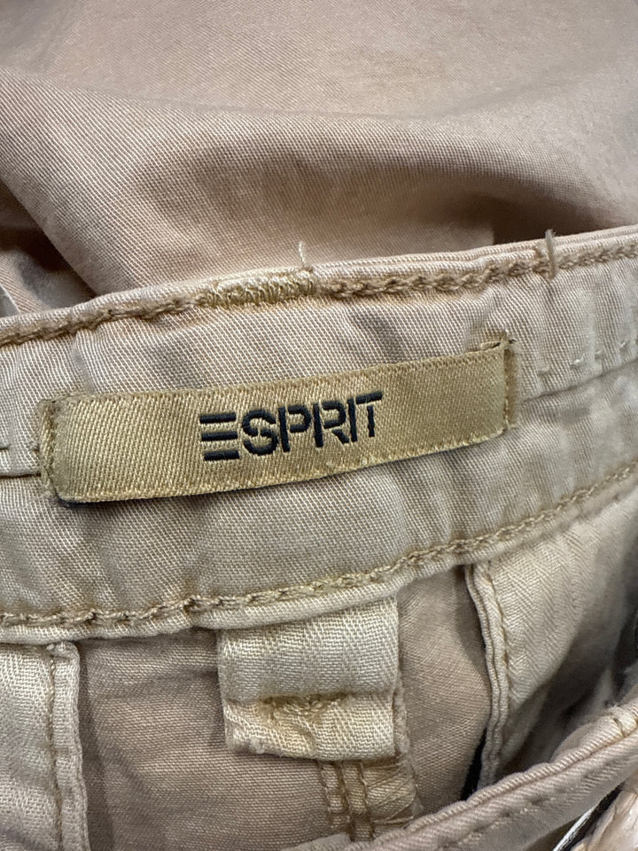Esprit beige shorts med flätat bälte