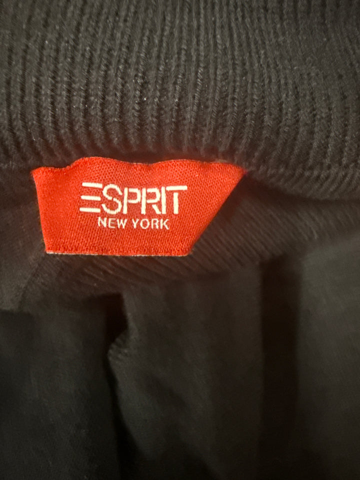 Esprit svart polotröja i ull