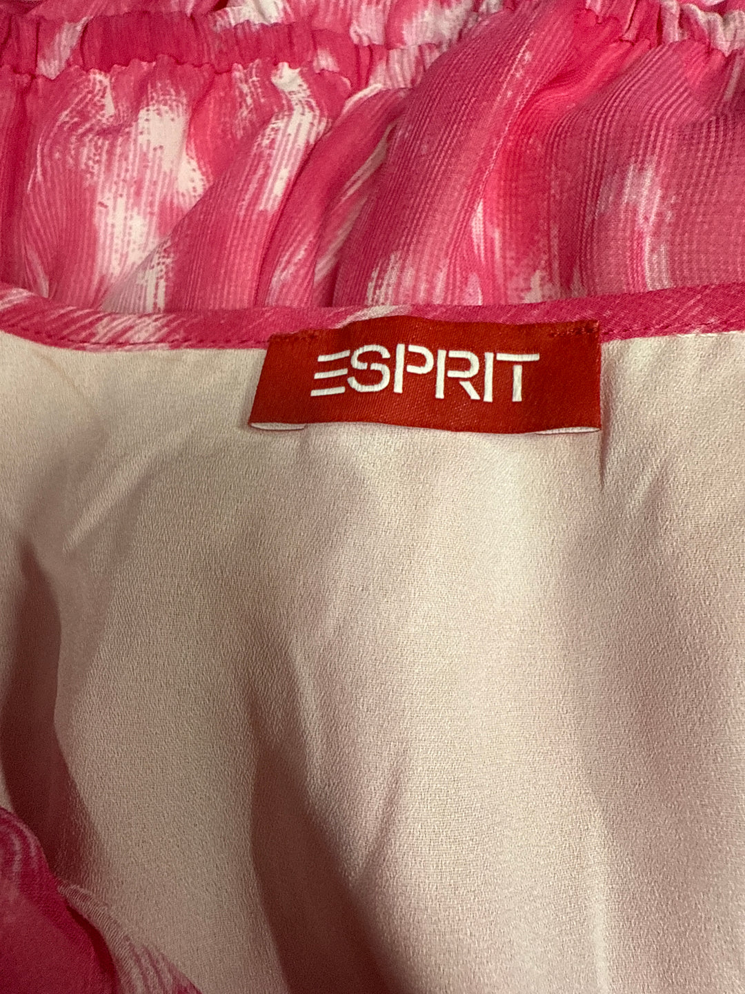 Esprit Rosa mönstrad sommarklänning med volanger
