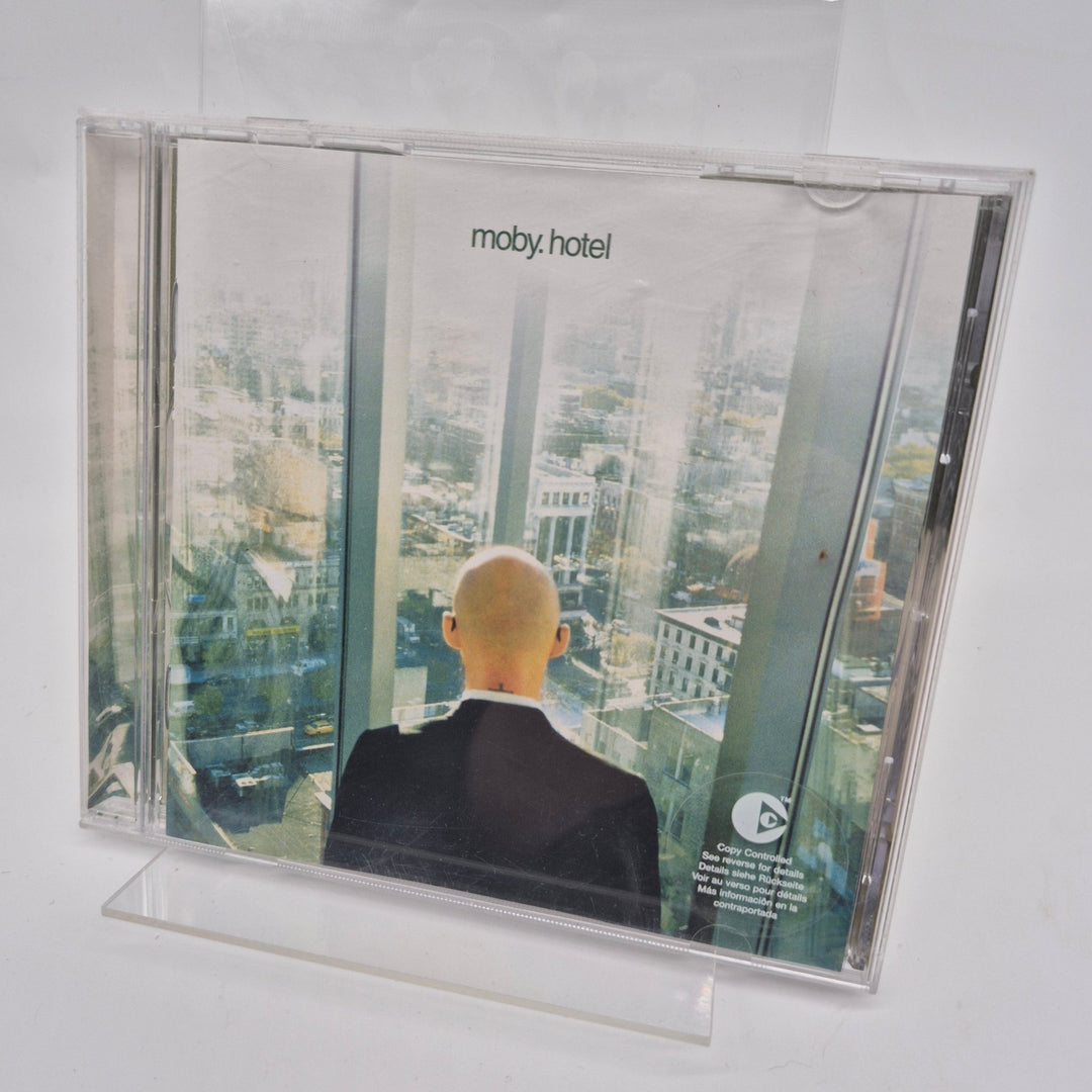 Moby - Hotel CD i nästan nytt skick - Homy Secondhand Online